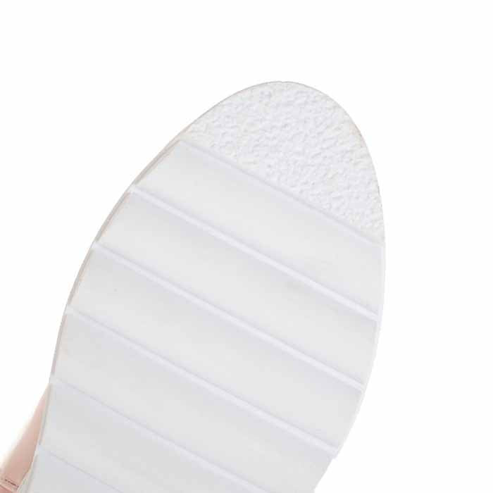 Women's waterproof winter boots featuring a durable, non-slip rubber sole for enhanced traction