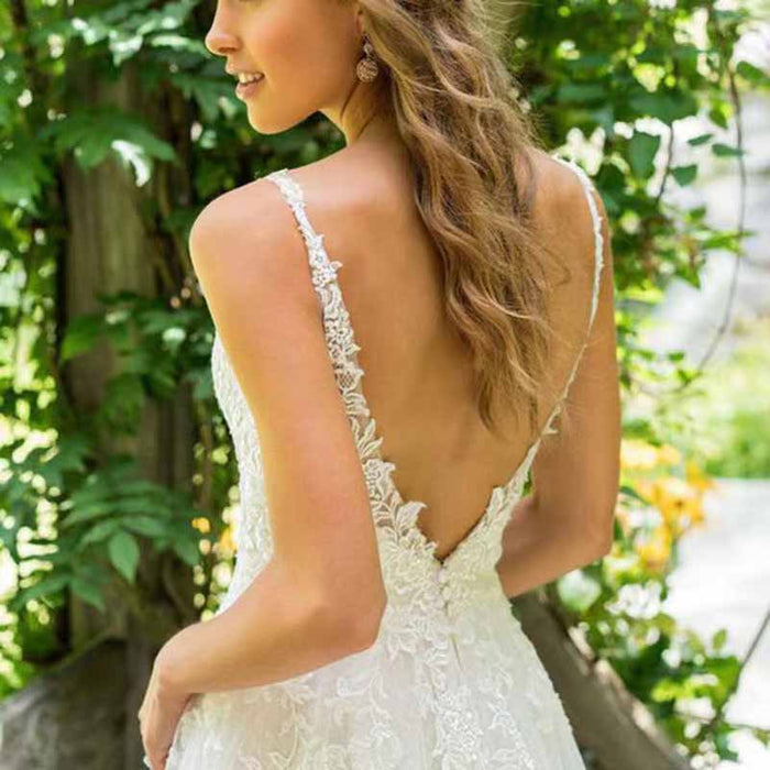 A-Line/Princess Tulle Applique V-Neck Sleeveless Sweep/Brush Train Wedding Dresses