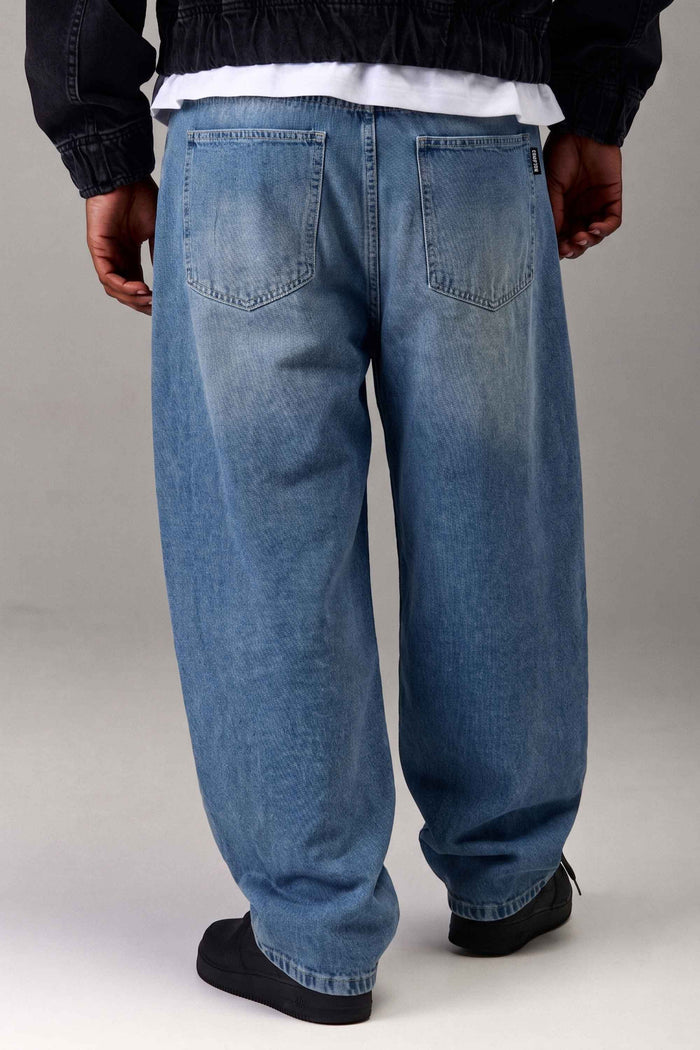 Calça Jeans Barriel Compton Bordada Pixo Two Pocket