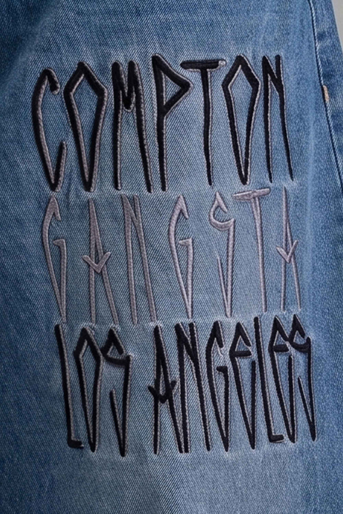 Calça Jeans Barriel Compton Bordada Pixo Two Pocket