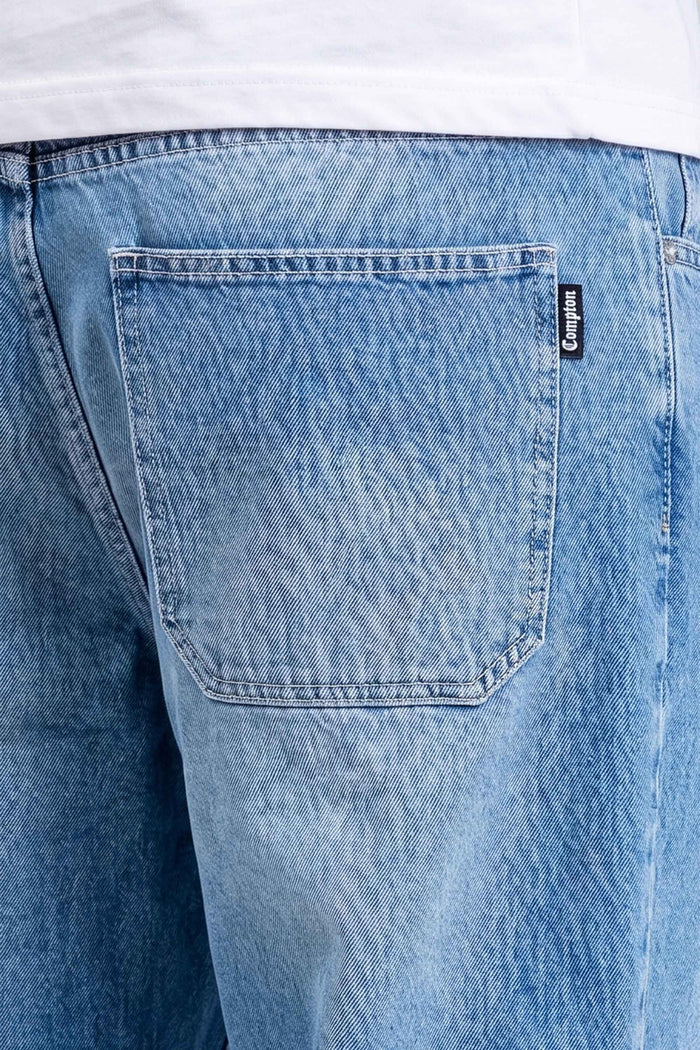 Calça Jeans Barriel Compton Bordada Pixo Two Pocket