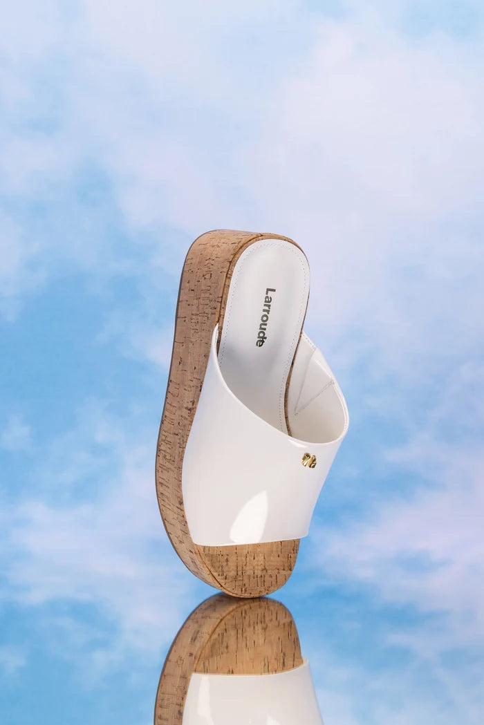 Charli Mule In White Patent Leather Sandal Larroudé