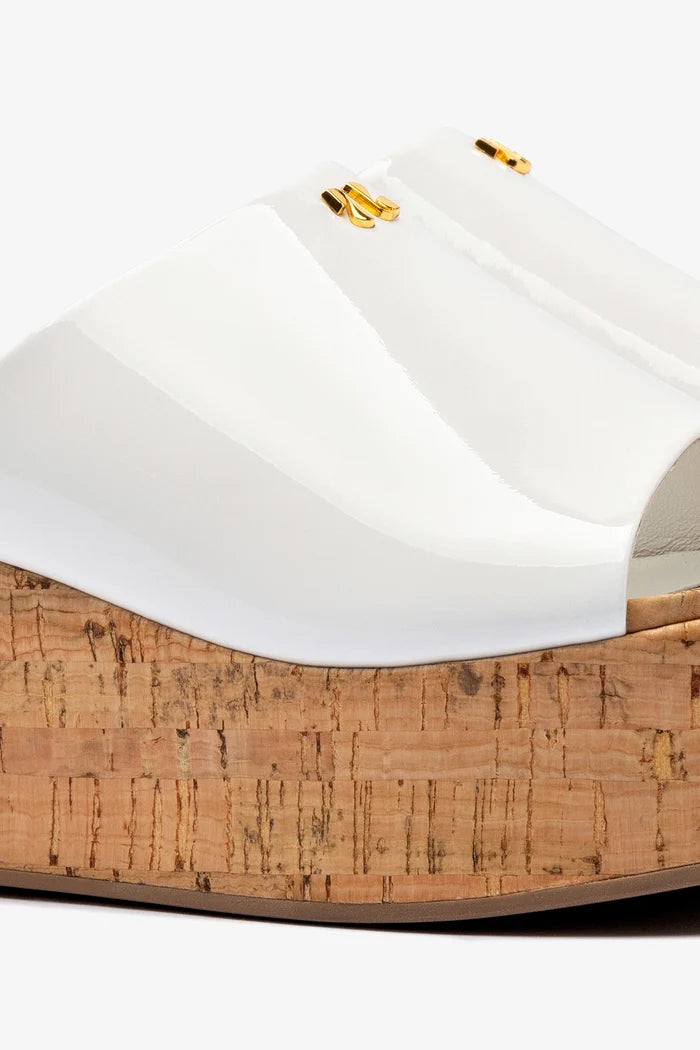 Charli Mule In White Patent Leather Sandal Larroudé