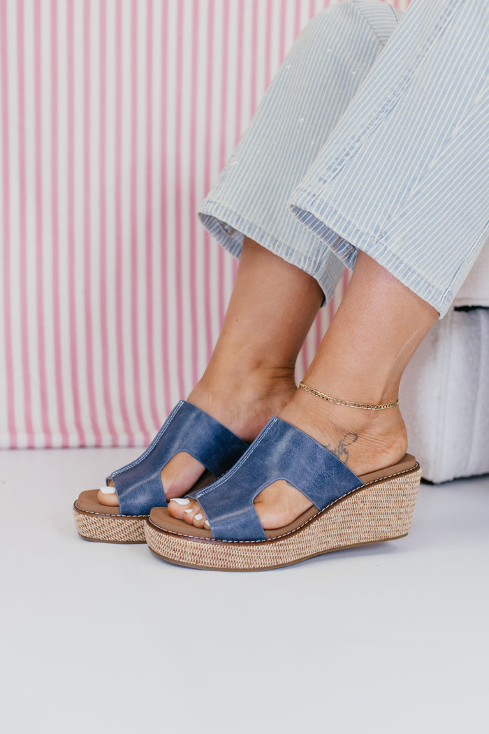 Corky's Ocean Kiss N Tell Wedges