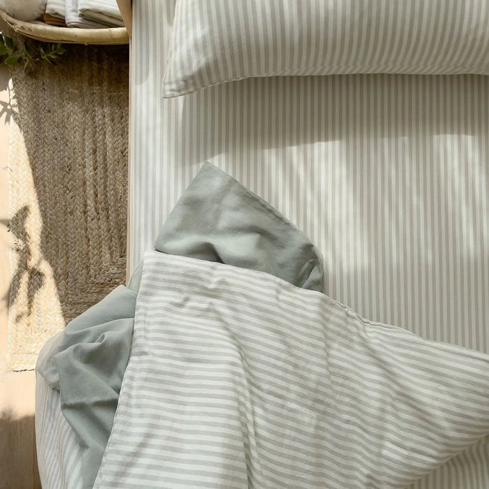 Drap-housse pour lit bébé en coton bio  Kadolis - Rayé Tilleul