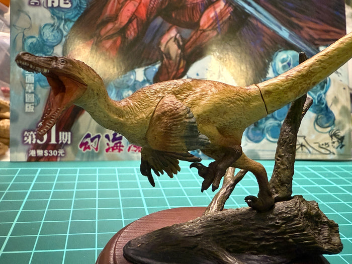 Japan Dinosaur 02 Velociraptor Dinosaur PVC figurine figure model with base