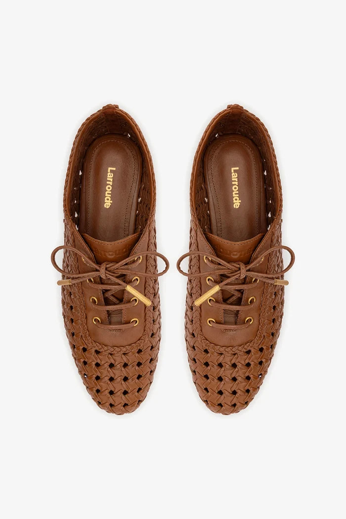 Liza Macrame Sneaker In Caramel Leather Oxford Larroudé