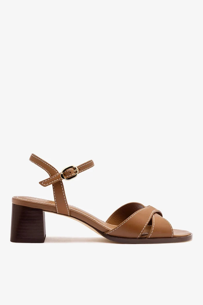 Roma Sandal In Vegetale Caramel Leather Sandal Larroudé