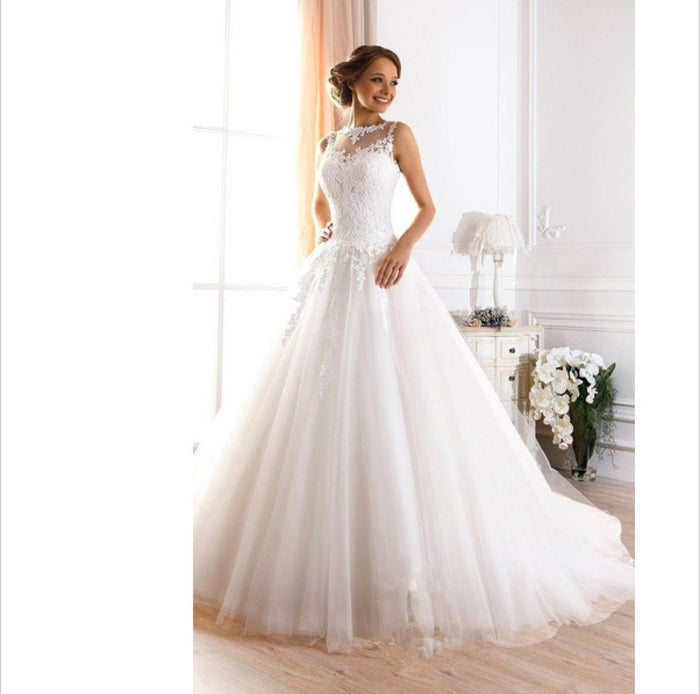sd-hk A-Line V Neck Court Train Tulle Regular Straps Formal Plus Size Wedding Dresses with Appliques