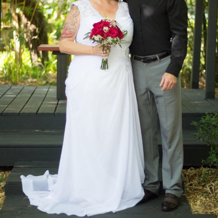sd-hk Women Elegant Applique Lace Wedding Dress V Neck Plus Size Beach Bridal Gowns