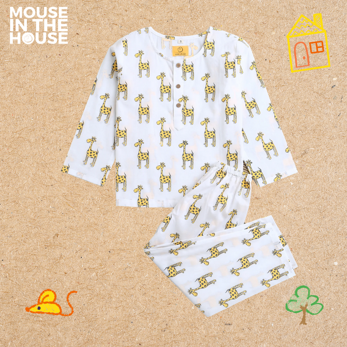 The Curious Giraffe - Unisex Nightdress