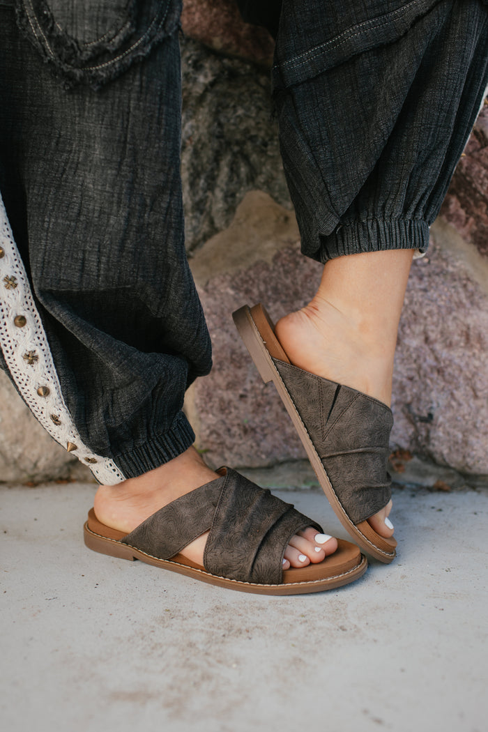 Very G Charcoal Jolene Tooled Sandals