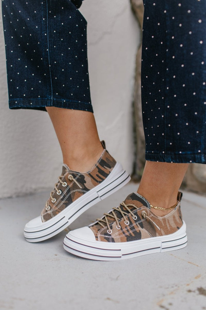 Very G Sand Camo Aman Sneakers - Macoma Boutique301 Sneakers