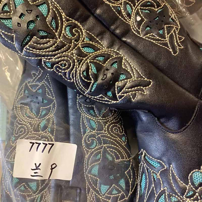 Women's Western Cowgirl Cowboy Boots Wide Calf Pointed Toe Embroidered